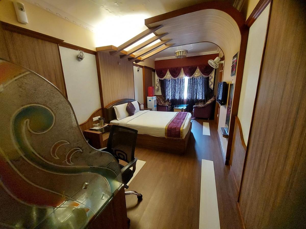 Отель Astoria Residency Утакаманд Экстерьер фото