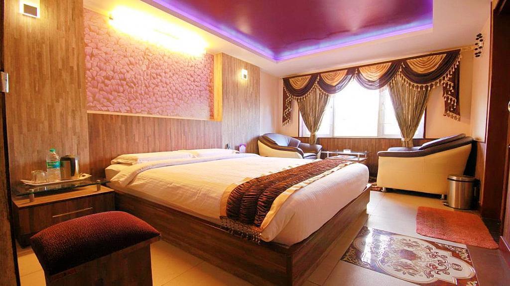 Отель Astoria Residency Утакаманд Экстерьер фото